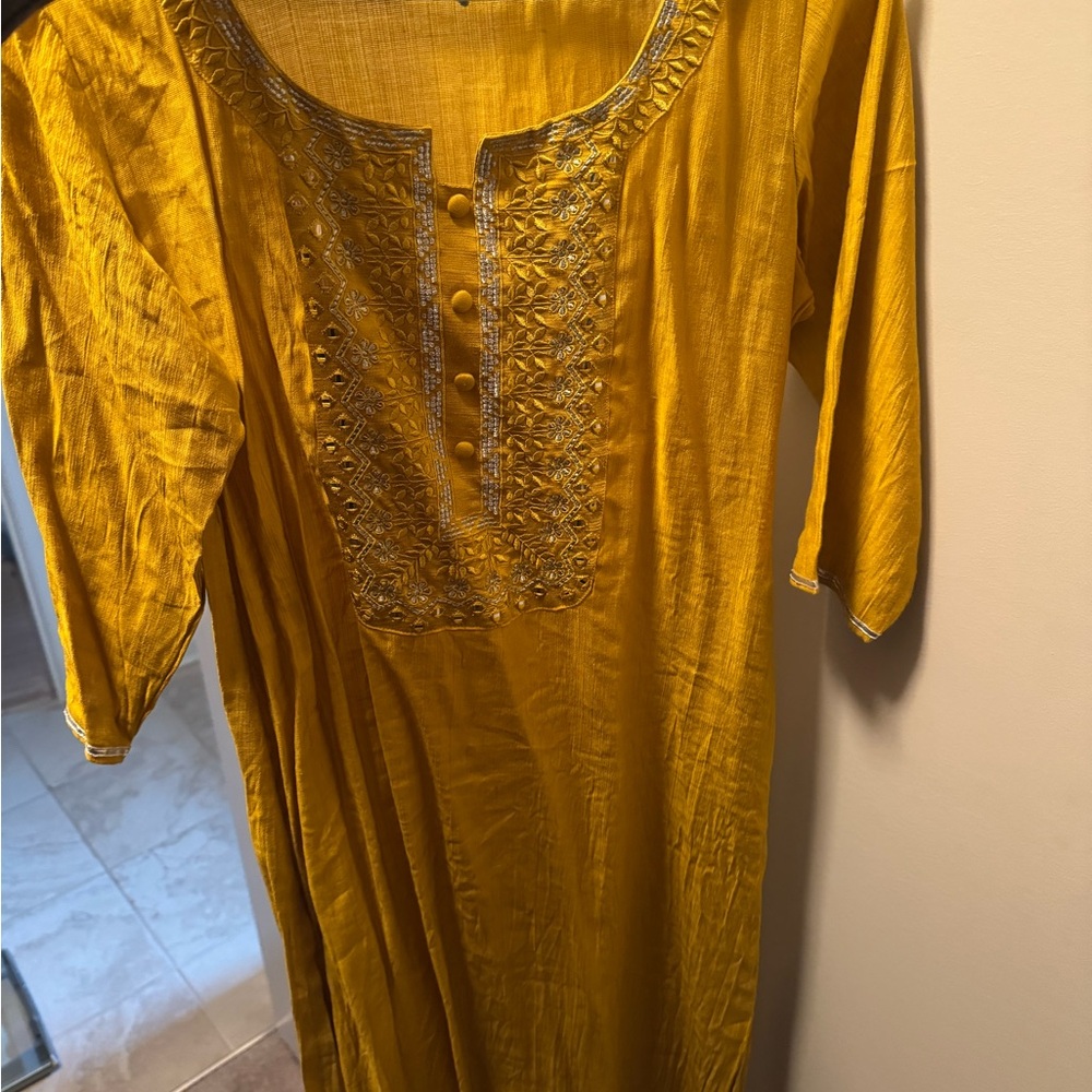 Embroidered Yellow Kurta size L